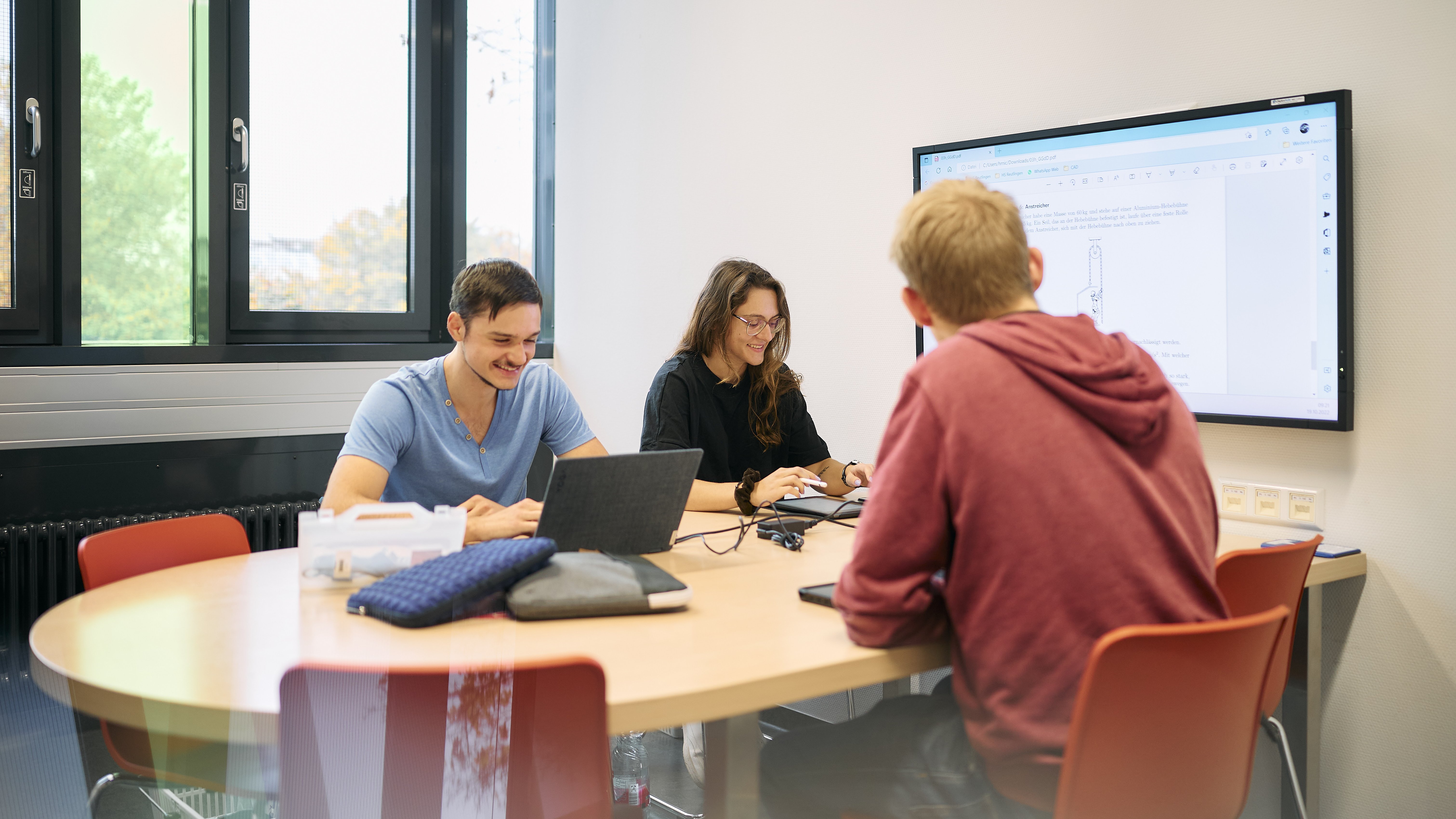 Lernen Und Arbeiten - Lernzentrum Hochschule Reutlingen | Reutlingen ...